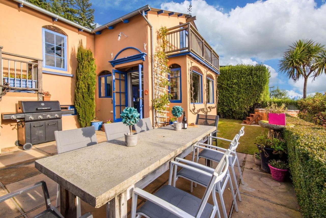 Sunny Lakeview Villa Куийнстаун Екстериор снимка