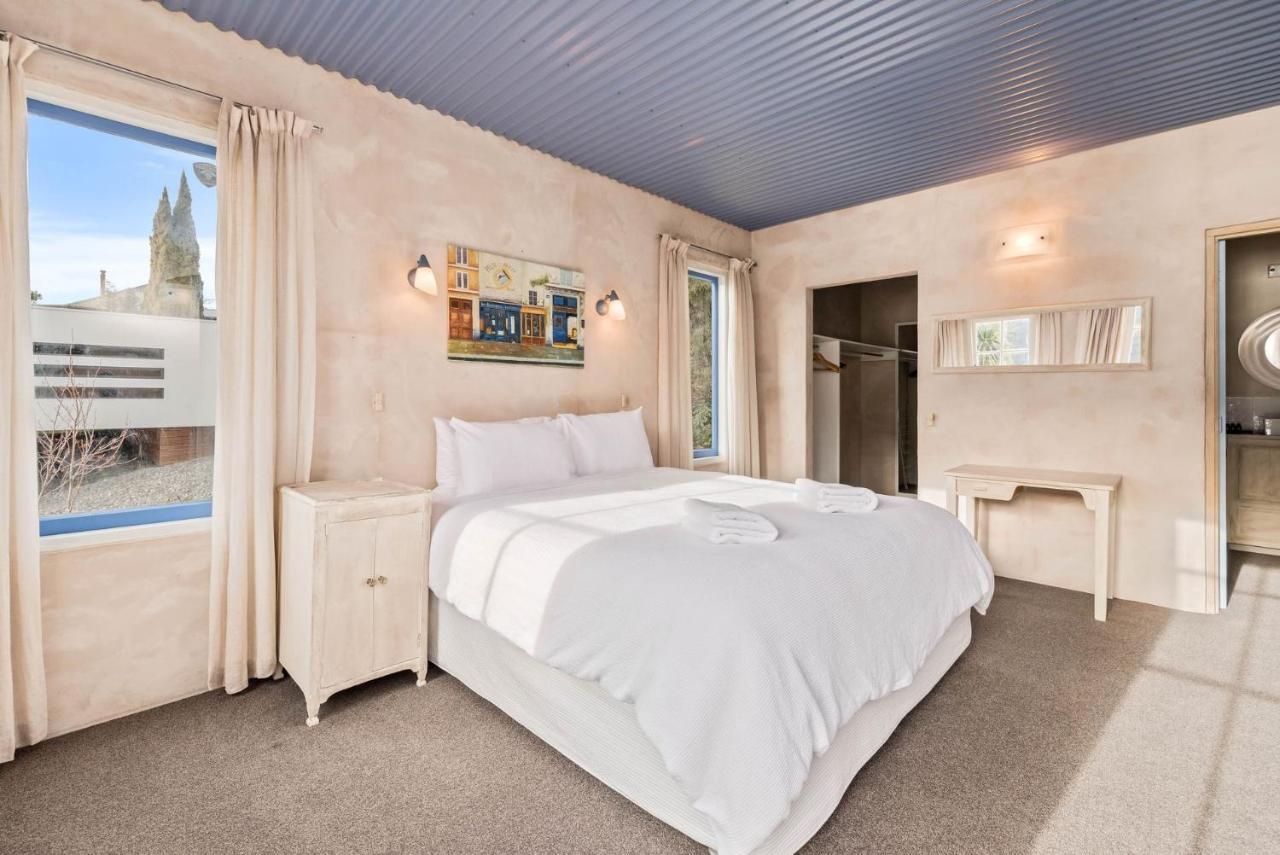 Sunny Lakeview Villa Куийнстаун Екстериор снимка