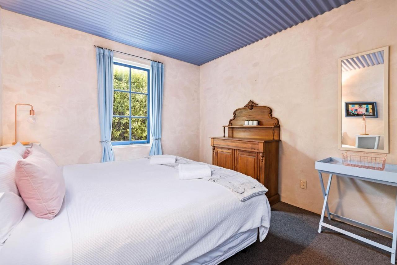 Sunny Lakeview Villa Куийнстаун Екстериор снимка