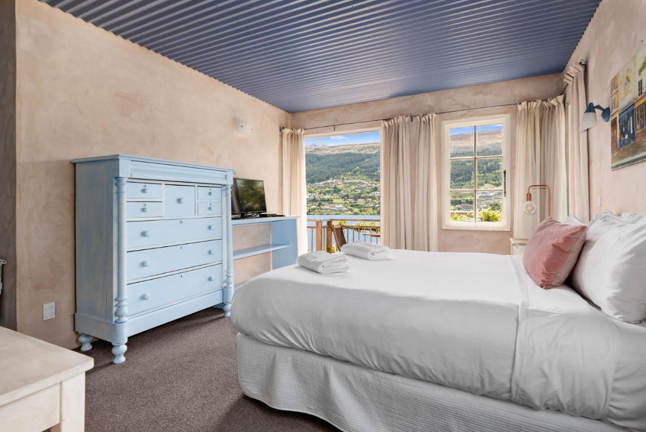 Sunny Lakeview Villa Куийнстаун Екстериор снимка