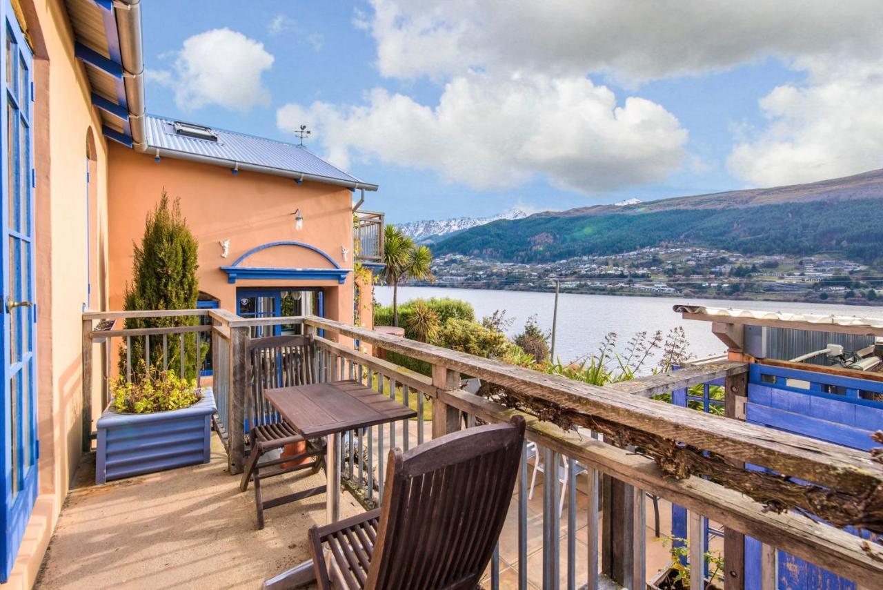 Sunny Lakeview Villa Куийнстаун Екстериор снимка